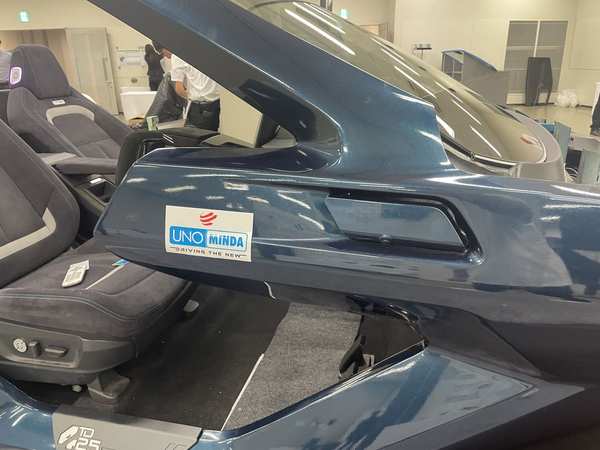 予定通りに納品・組立された車両コックピット